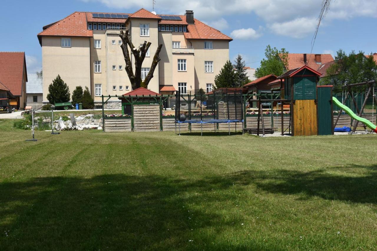 Apartments And Rooms Kod Eli Ravna Gora Luaran gambar