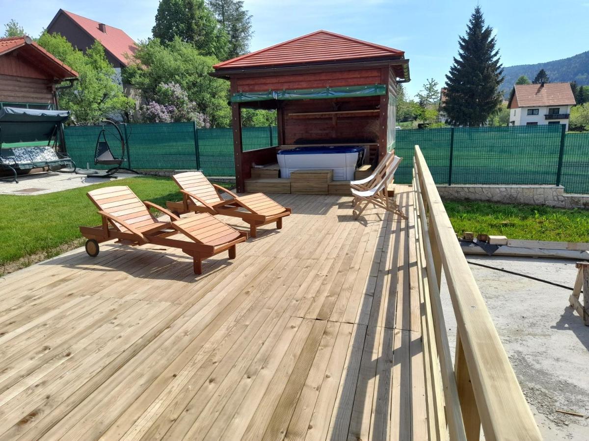 Apartments And Rooms Kod Eli Ravna Gora Luaran gambar