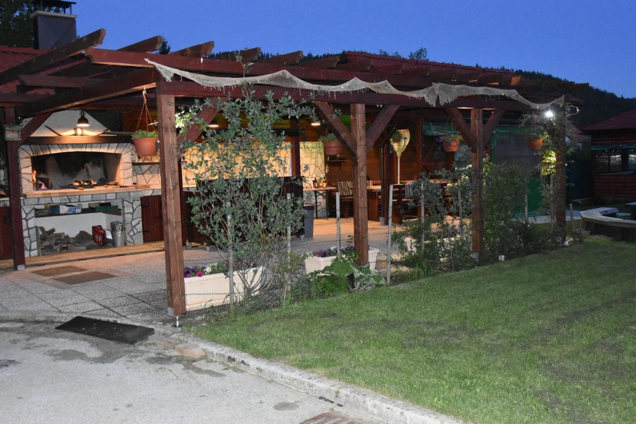 Apartments And Rooms Kod Eli Ravna Gora Luaran gambar