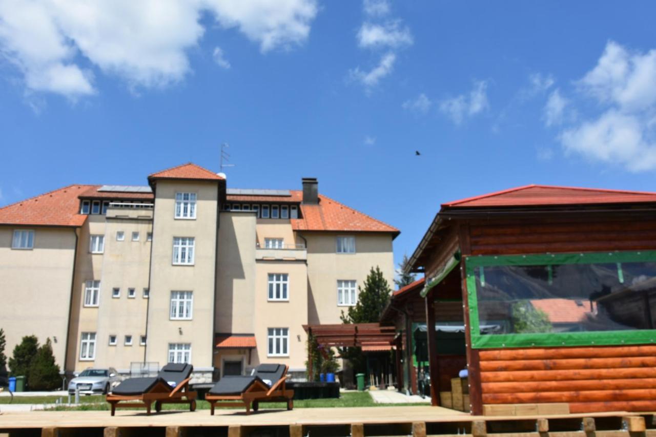 Apartments And Rooms Kod Eli Ravna Gora Luaran gambar