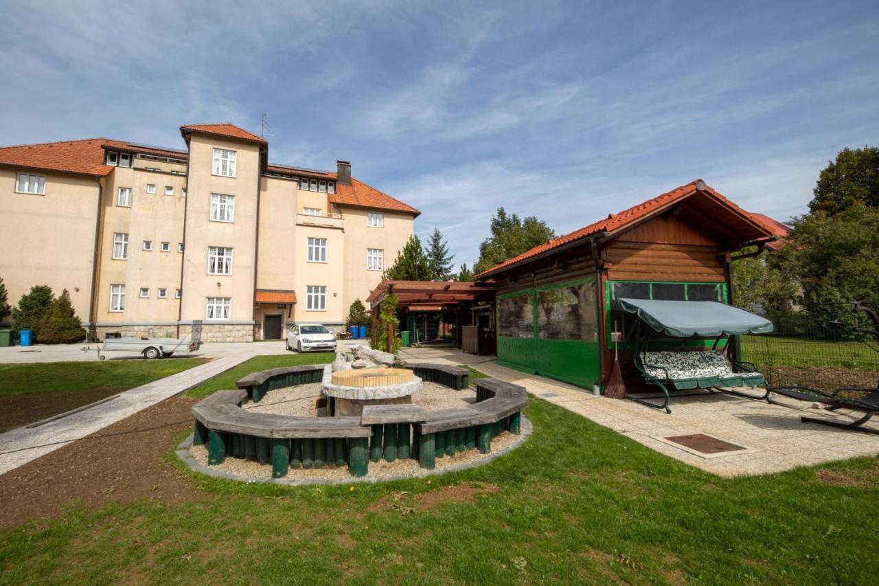Apartments And Rooms Kod Eli Ravna Gora Luaran gambar